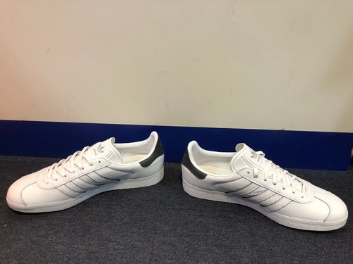 Premium ADIDAS GAZELLE SCARPE DA GINNASTICA Casual Wh. Scarpe uomo pelle IE3597 EU46 UK 11 - Foto 8 di 13