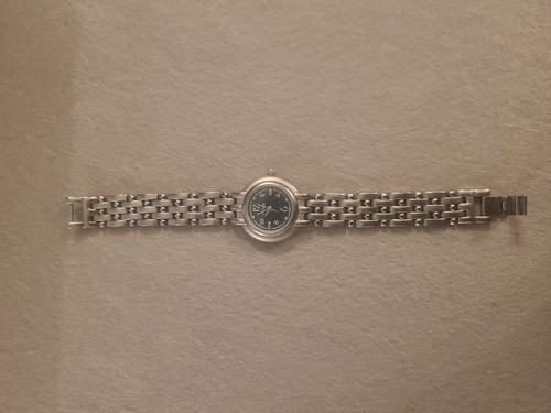 Vintage Guess Women's Watch - Picture 6 of 7