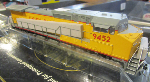 HO Scale Union Pacific 8-40CW #9452 Diesel Loco by Atlas (RL106) w/DCC/Sound - Picture 2 of 2