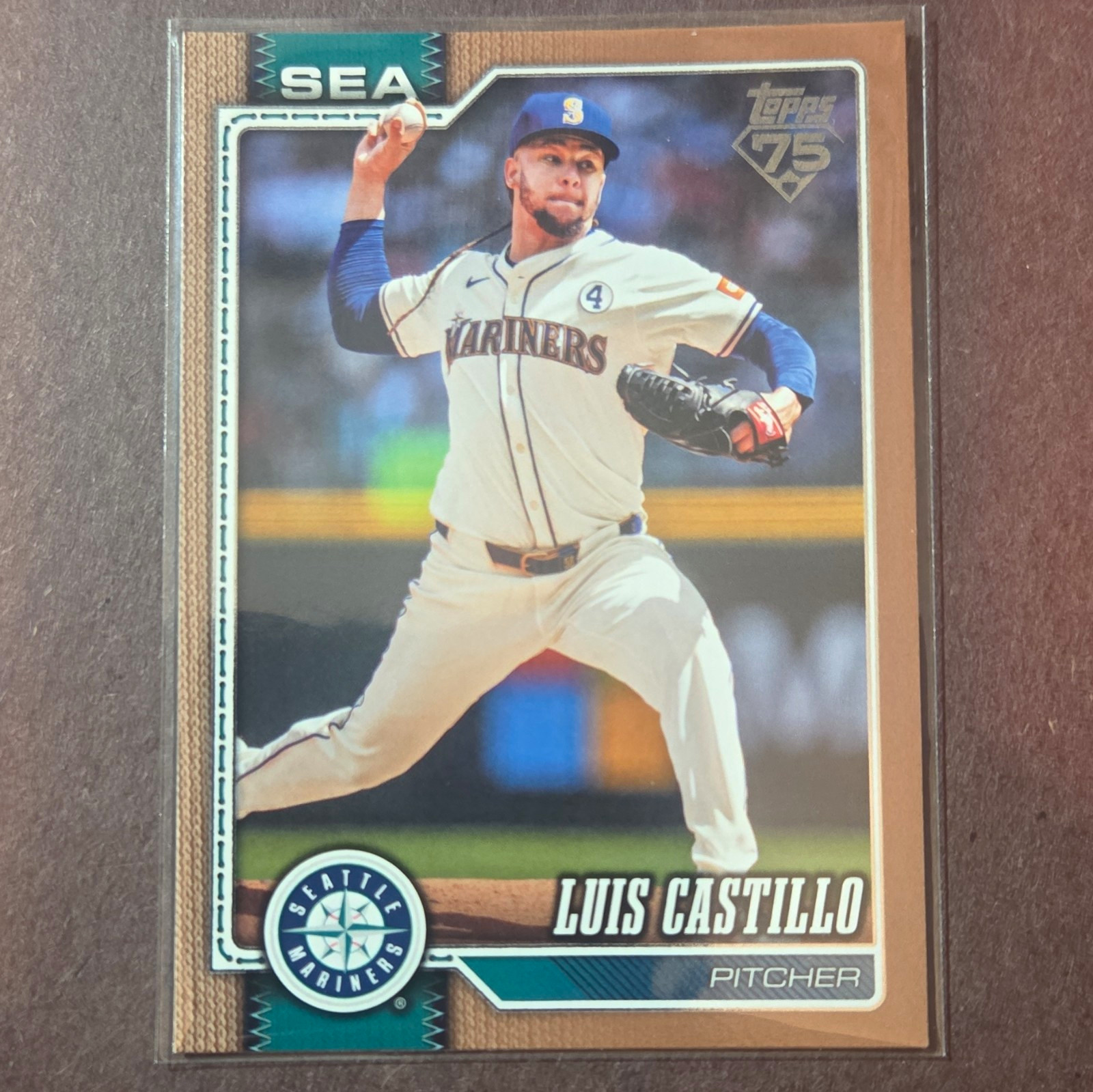 Topps 2026 Series 2 Luis Castillo Seattle Mariners #507 Gold 0954/2026