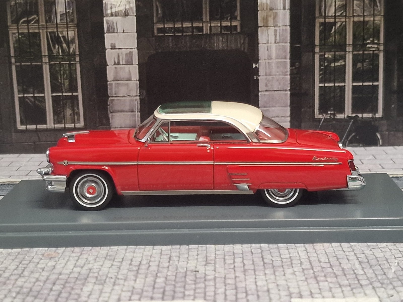 1/43 NEO SCALE MODELS - MERCURY - MONTEREY SUN VALLEY HARD-TOP COUPE 1954