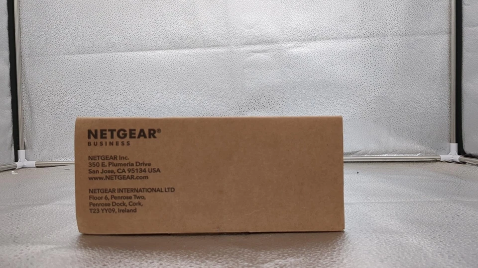 Netgear 8-port Ultra60 Poe Multi-gigabit Ethernet Plus Switch (ms108eup) - Image 3 of 4