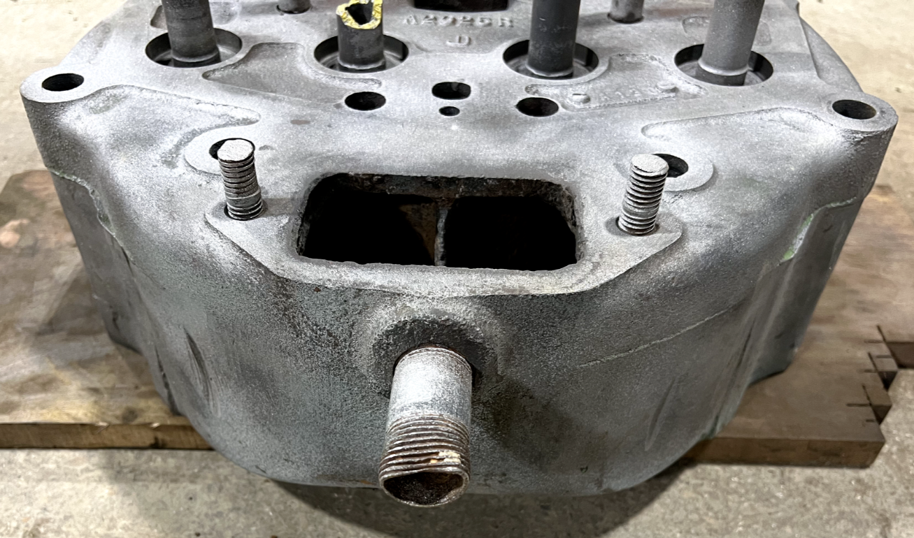 USED JOHN DEERE A TRACTOR ENGINE CYLINDER HEAD A2325R CRACKED GUIDE eBay