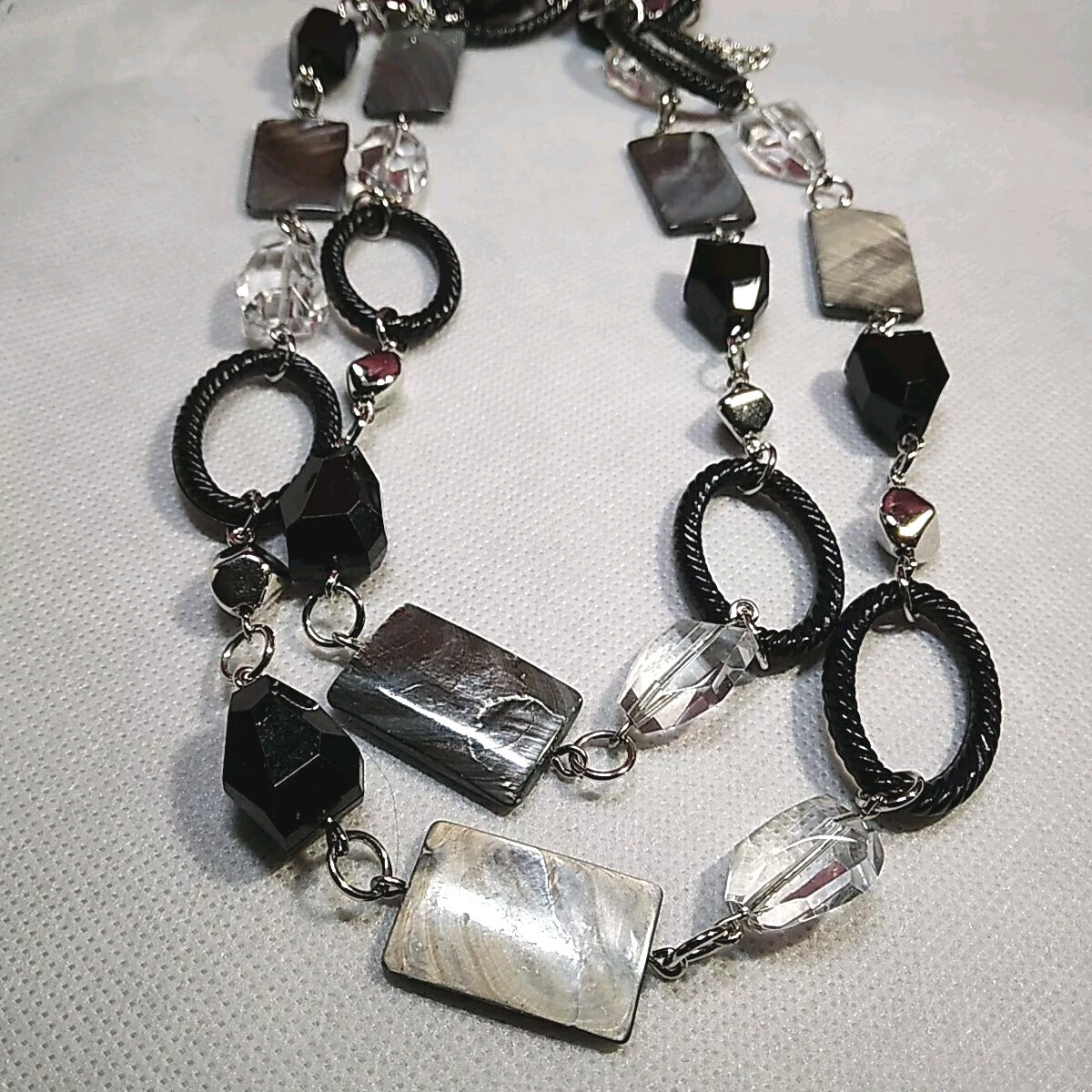 Lia Sofia 38 Inch Acrylic Shell Multi Shapes Neck… - image 2