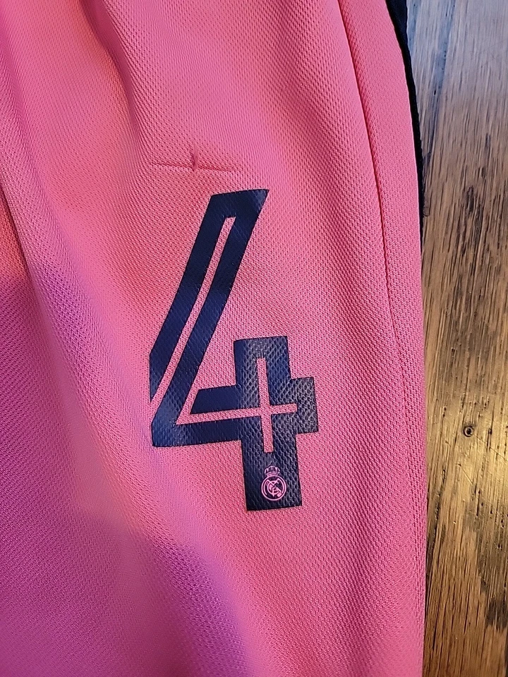 Pantalones Cortos de Fútbol Real Madrid Niñas Talla Mediana Juvenil  Foto 3 de 4