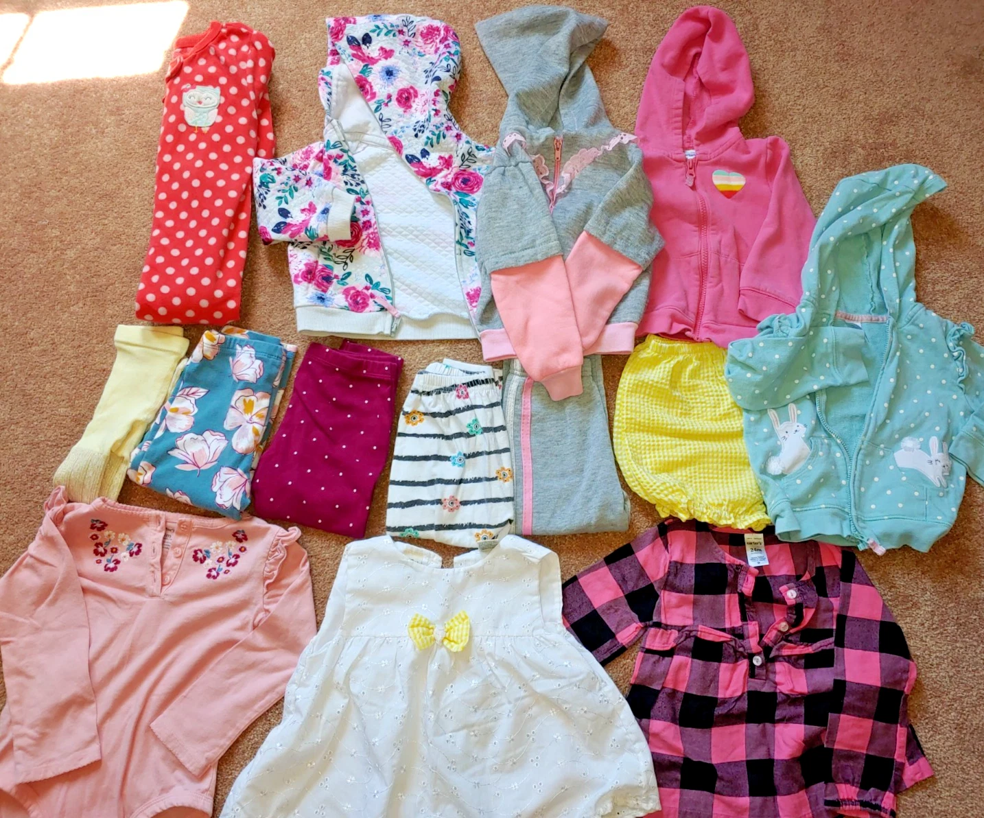 Carter's Super Mixed lot of baby girls clothes 24 Months Lot of 15 dresses coat
Opens in a new windo