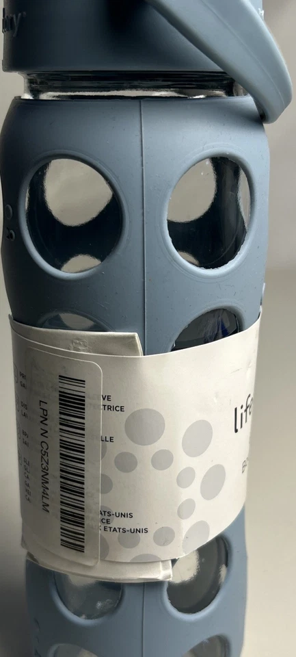 22-Ounce Glass Water Bottle with Active Flip Cap and Protective Silicone Sleeve - Image 2 of 4