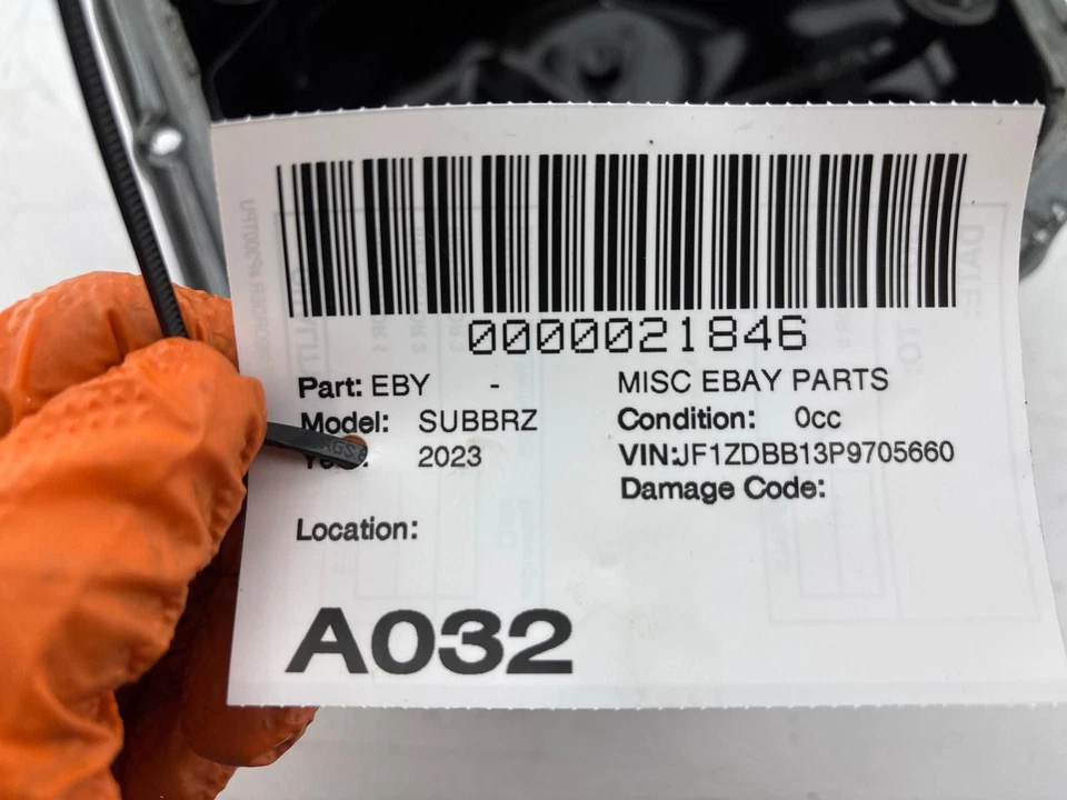 Subaru BRZ/Toyota GR86 2022-2024 cárter de aceite inferior del motor OEM Foto 2 de 4