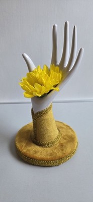 Vintage Schmuckhand Ringhalter Handvase Dekohand Juwelier Porzellanhand Samt