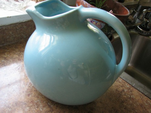 Large ball pitcher USA pottery 7.5" with ice lip light Blue pale turquoise aqua - Picture 2 of 11
