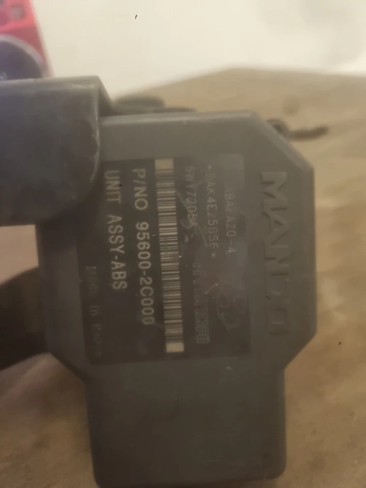 2004 Hyundai Tiburon V6 Abs Module — 第 3/4 张图片