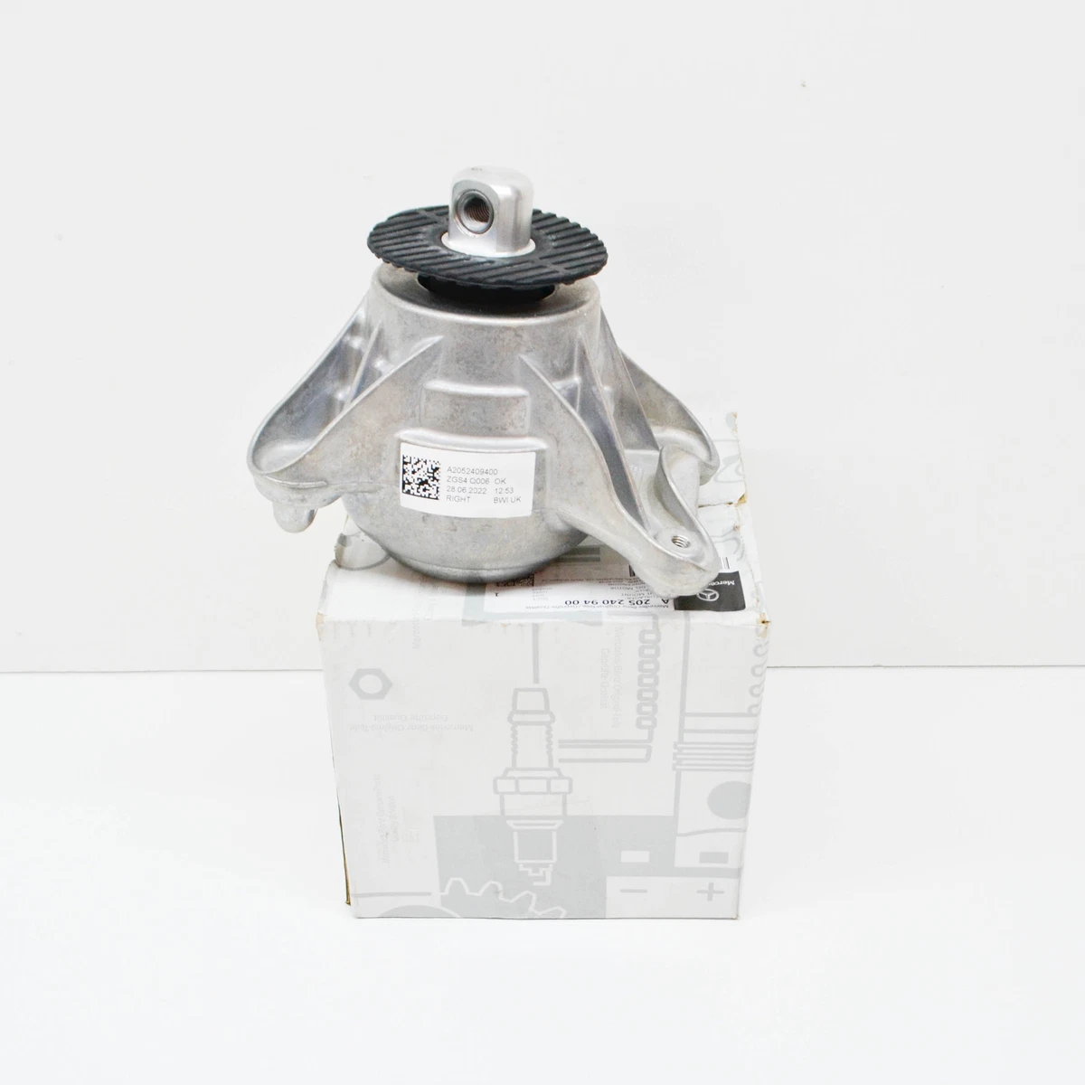 MERCEDES-BENZ C W205 C63 Right Engine Mount A2052409400 NEW 