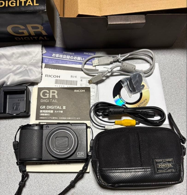 / III GR RICOH / 仕様 付属品 と III DIGITAL GR RICOH GR IMAGING RICOH | 製品 / デジタルカメラ / IIIx デジタルカメラ