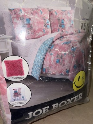 Joe Boxer Twin Size Comforter Set - Comforter + 2 Standard Shams - Pink Llama