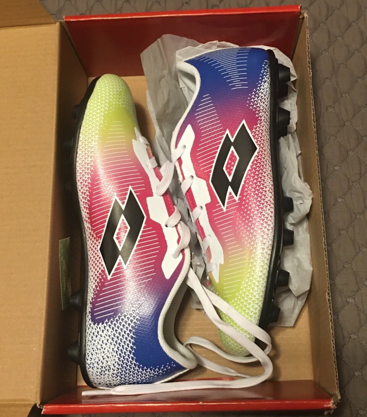 Lotto Scarpe Tacchetti Calcio Gioventù 5M Rosa Blu Giallo Sector Outdoor Futbol NUOVE