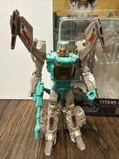 Transformers Generations Titans Return Deluxe Class Teslor & Brainstorm