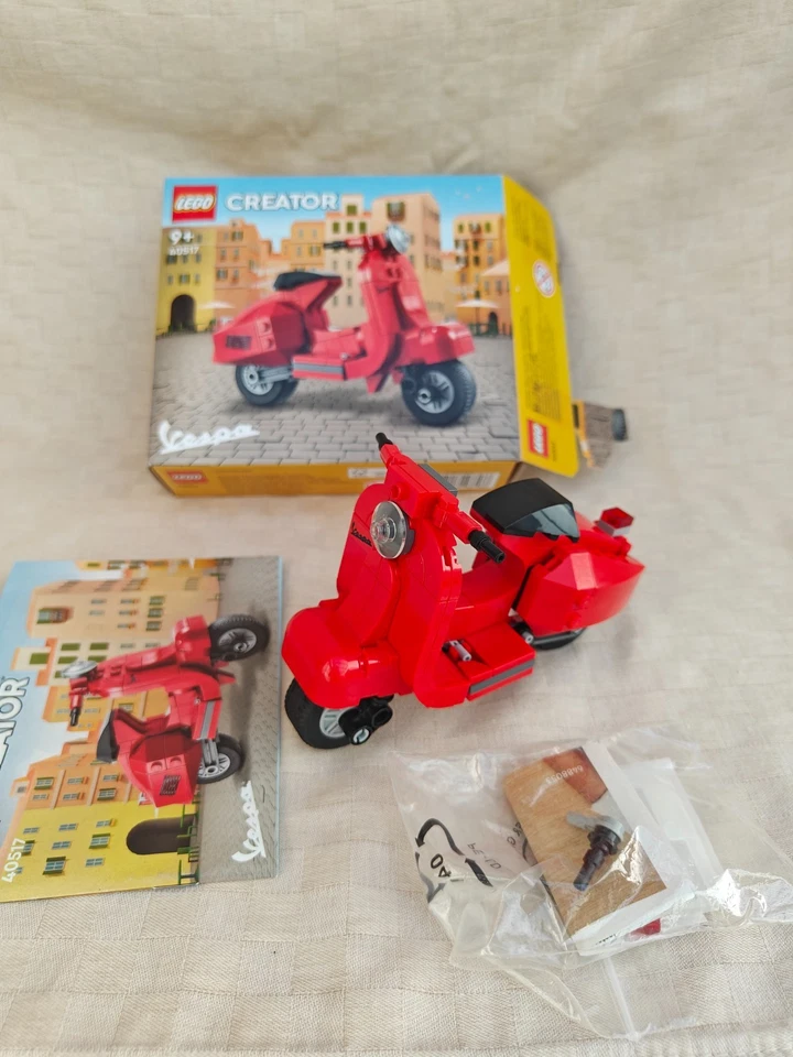 LEGO Creator 40517 Vespa, photo 1 of 5