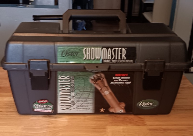 OSTER SHOWMASTER VARIABLE SPEED SHEARING CLIPPERS CATTLE, SHEEP GOATS, HORSES