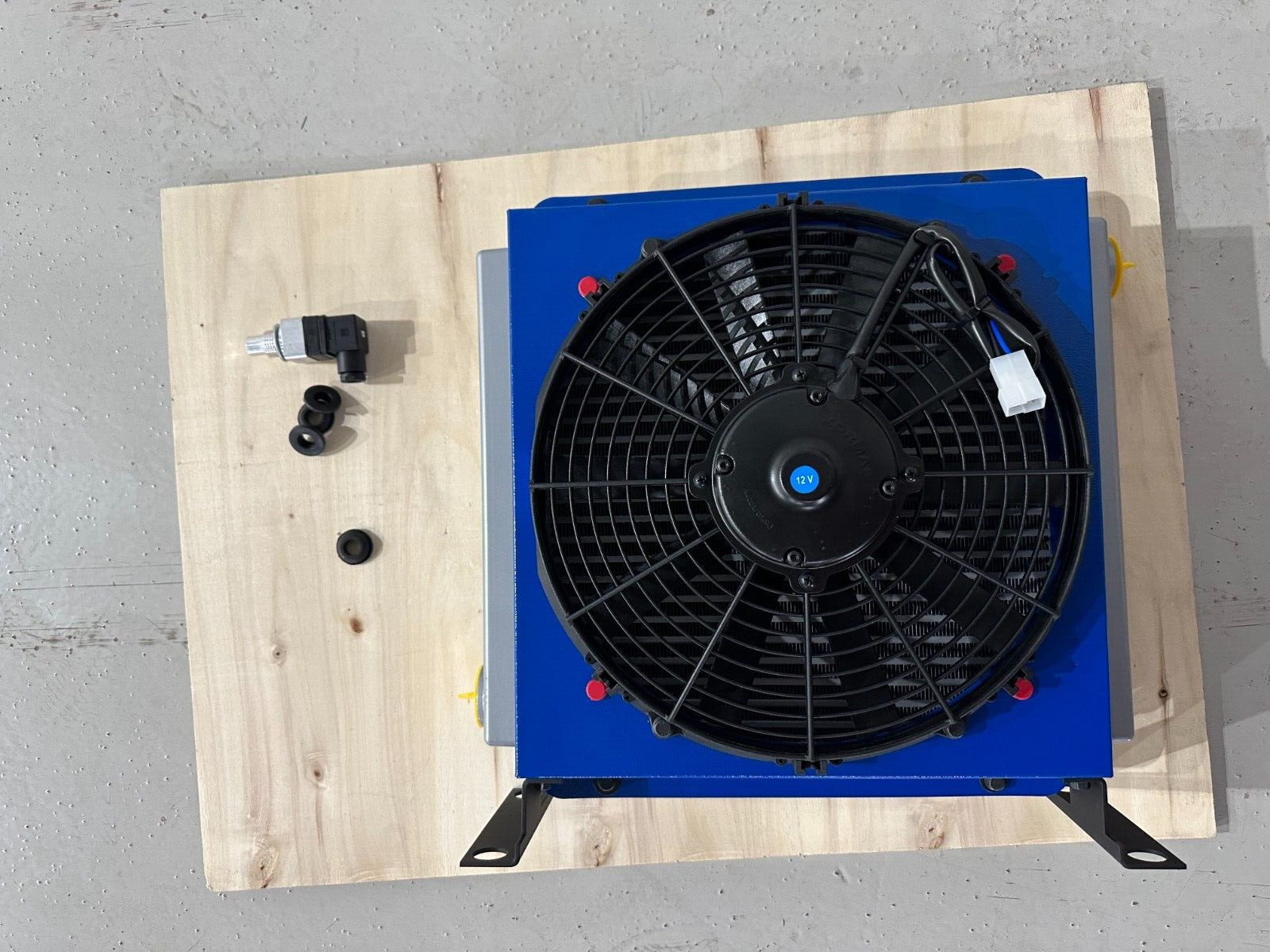 12V, 37 GPM Capacity Mobile  Hydraulic Oil Cooler Fan Including Sensor