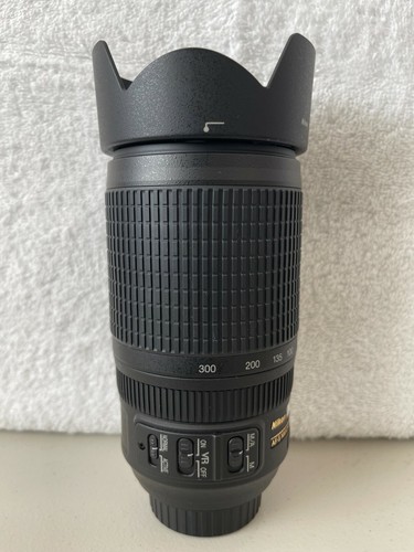 Nikon AF-S VR Zoom-Nikkor 70-300mm f/4.5-5.6 G IF-ED Telephoto DSLR Camera Lens. - Picture 10 of 12