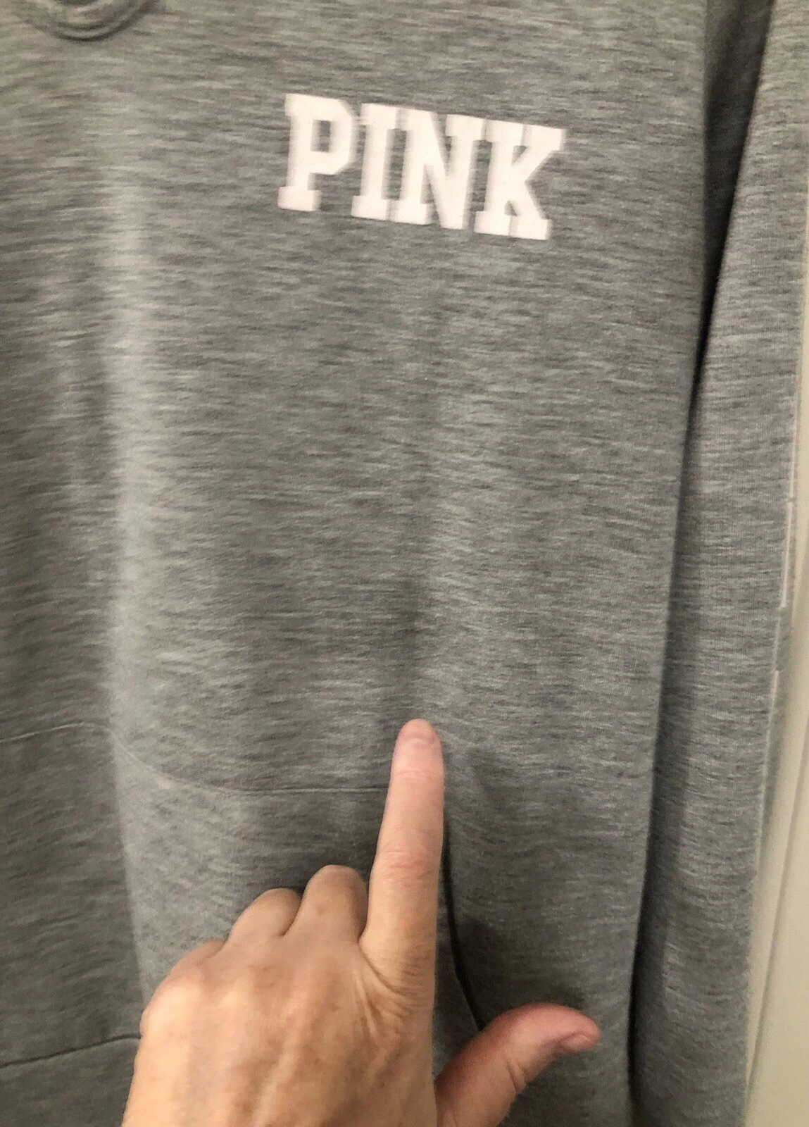 UNDERCOVER Felpa con cappuccio pullover leggera Victorias Secret Love rosa piccola? Felpa grigia