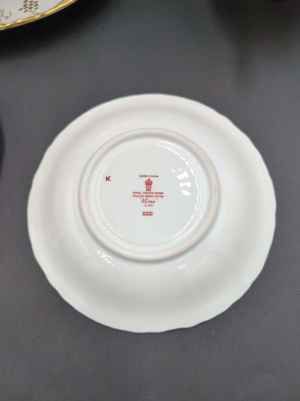 SAOLA Vine G by Royal Crown Derby 2 piatti insalata tazza da tè e piattino set