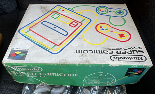 Nintendo Super Famicom Console w/ 2 OEM Controllers Yellowed w/ Box *SHVC CPU-01 - Foto 2 di 11