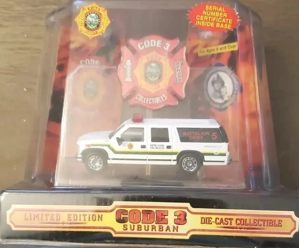 VTG Code 3 Diecast Metro Dade Suburban Battalion Chief 5 -12375 Collectible 1988 - Image 2 of 4