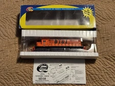 ATHEARN HO 93505 SD38 DETROIT TOLEDO & IRONTON DT&I 253 Model Train ***PLS READ