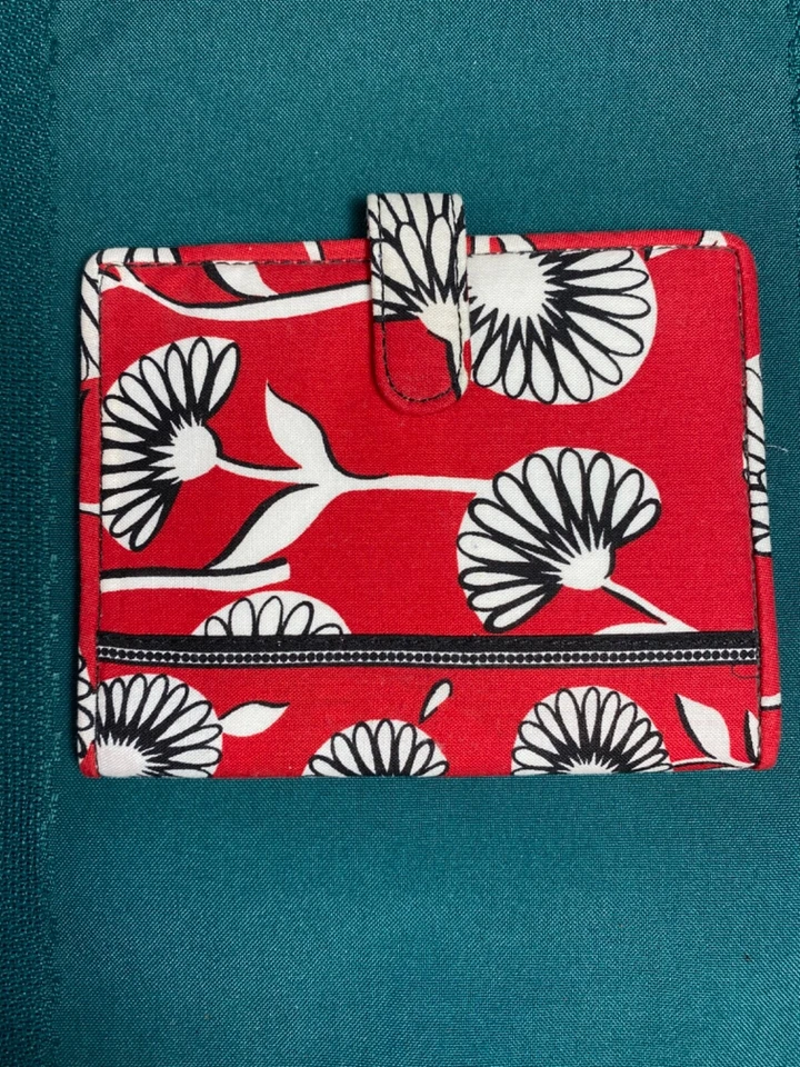 Vera Bradley Deco Margarita Billetera de Viaje Pasaporte Vacuna Tarjeta Cubierta Rojo Blanco Negro Foto 2 de 4