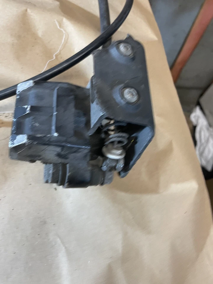 PIAGGIO MP3 - PINZA DE FRENO DE MANO 300LT Y CABLE 2012 Foto 4 de 4