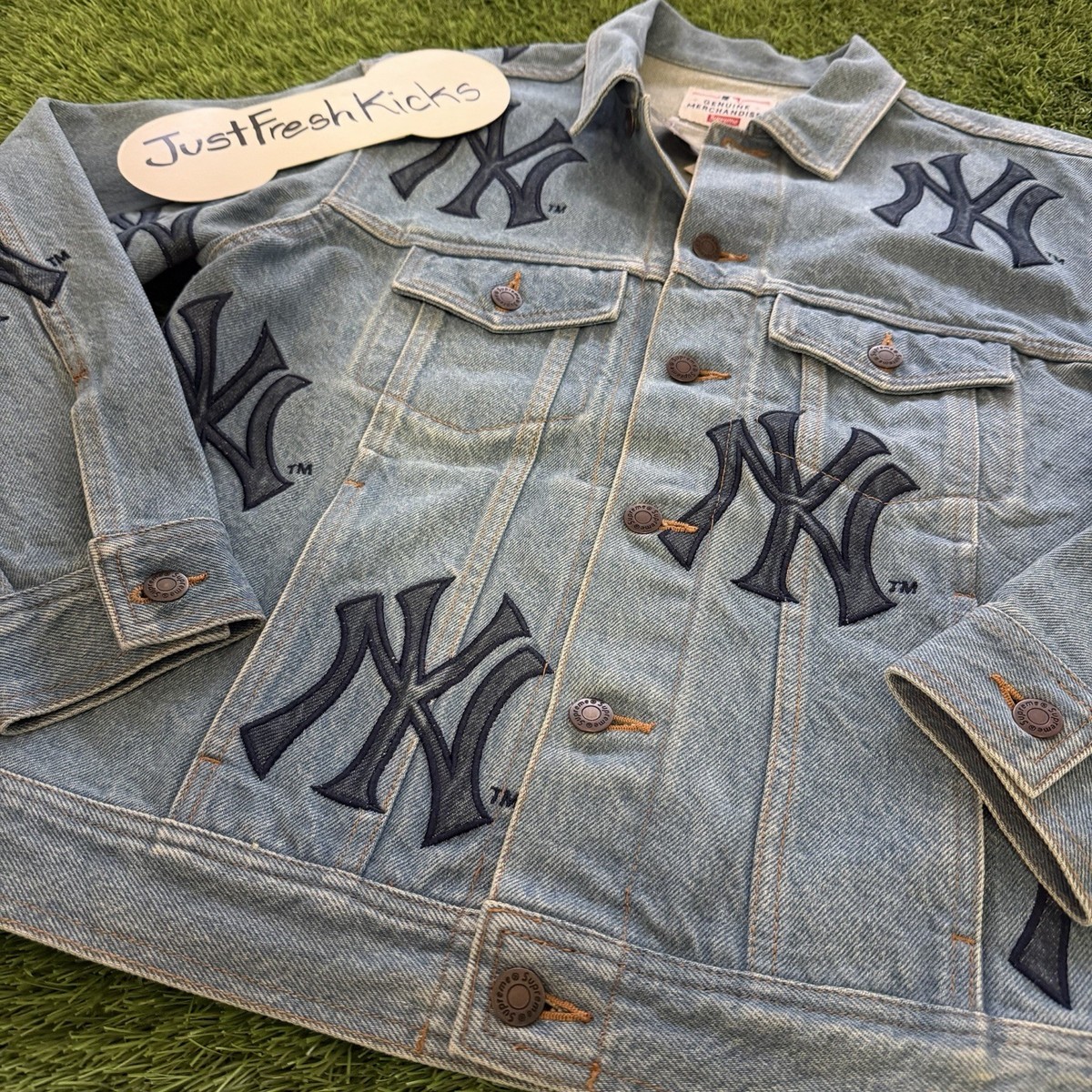 ジャケット・アウター supreme Yankees denim jacket Supreme New York Yankees Denim Trucker Jacket Washed Blue Brand