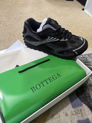 Bottega Veneta Men's Black/Gray Low Top Mesh Lace-Up Rubber Sole Sneakers