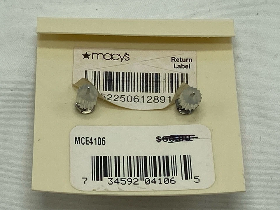 Pendientes Victoria Townsend de plata de ley con nudo de diamantes Macy’s Foto 3 de 3