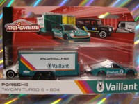 Majorette 2023 Porsche Taycan Turbo S & 934 Porsche Mit Race Trailer 1:60 Ovp