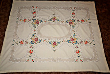 Omas Tischdecke-Handarbeit-Stickerei-Blumen-Ornamente