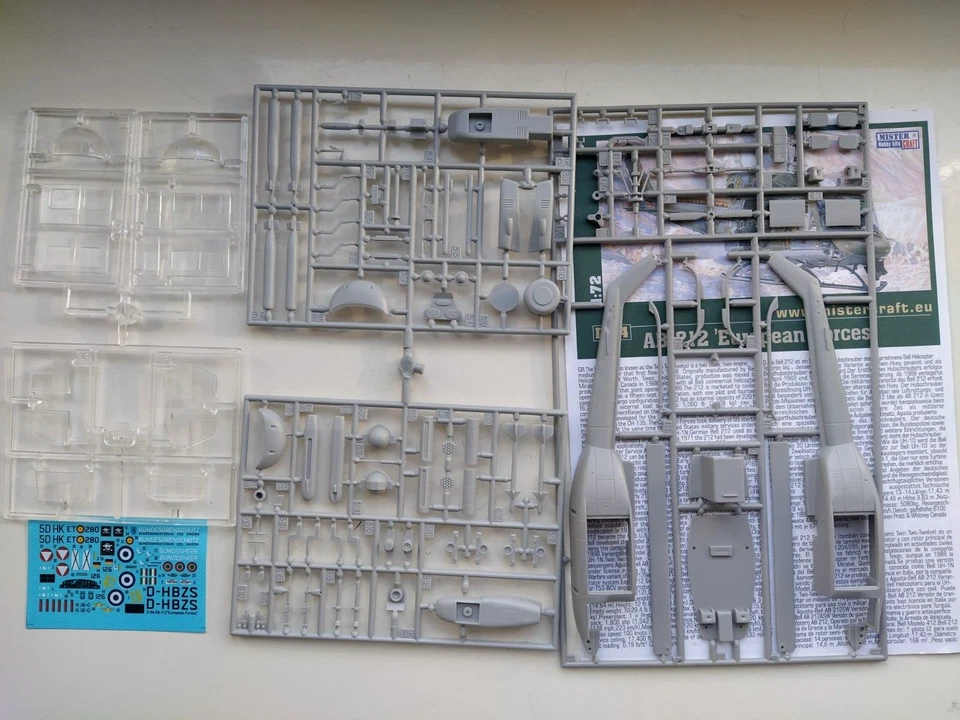 AB-212 Augusta Bell 'European Forces' ,1:72-Mister Craft(SPEDIZIONE TRACCIATA) - Immagine 2 di 2