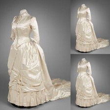 Victoria Light Champagne Wedding Dresses Vintage Satin Long Sleeves Bridal Gowns