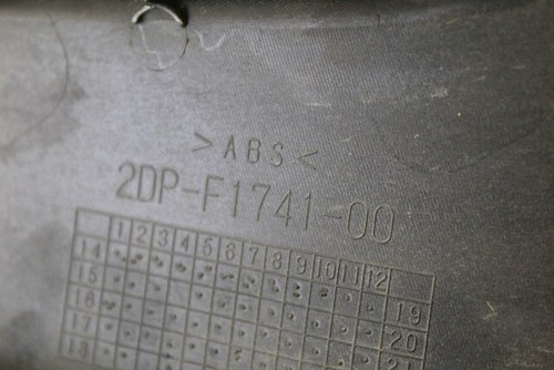 YAMAHA N-Max 125 2DPF174100 Cover Tunnel Reposapiés Derecho 15-20 Right - Imagen 4 de 7