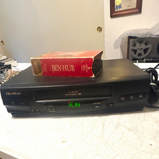 Quasar 4-Head Omnivision VHS Video Cassette Recorder VCR Model VHQ-40M