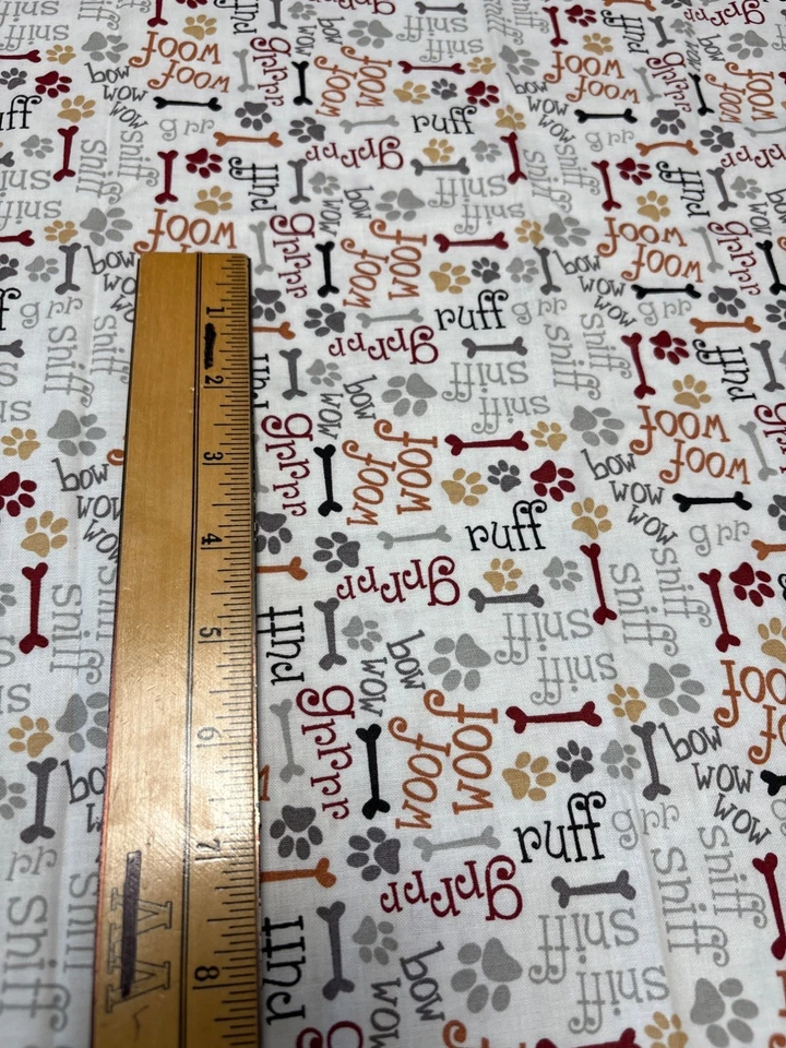 Tecido de algodão com tema de cachorro 17"x 44" com estampas de pata e padrão de ossos para costura - Imagem 2 de 4