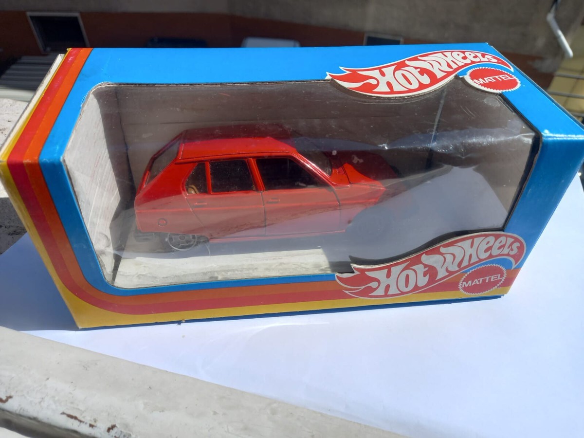 WhiteBox 1:24 Citroen BX Leader Année de construction 1985 argent