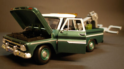 1966 Chevrolet C 10 Fleetside Pickup Wrecker Abschleppdienst 1:24 Motor Max