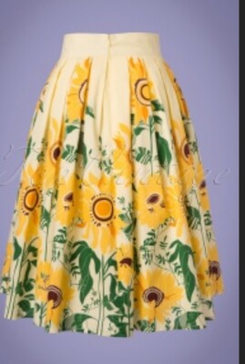 Banned Apparel skirt NWOT 97% cotton Yellow Sunflowers US18 Uk4xl pockets