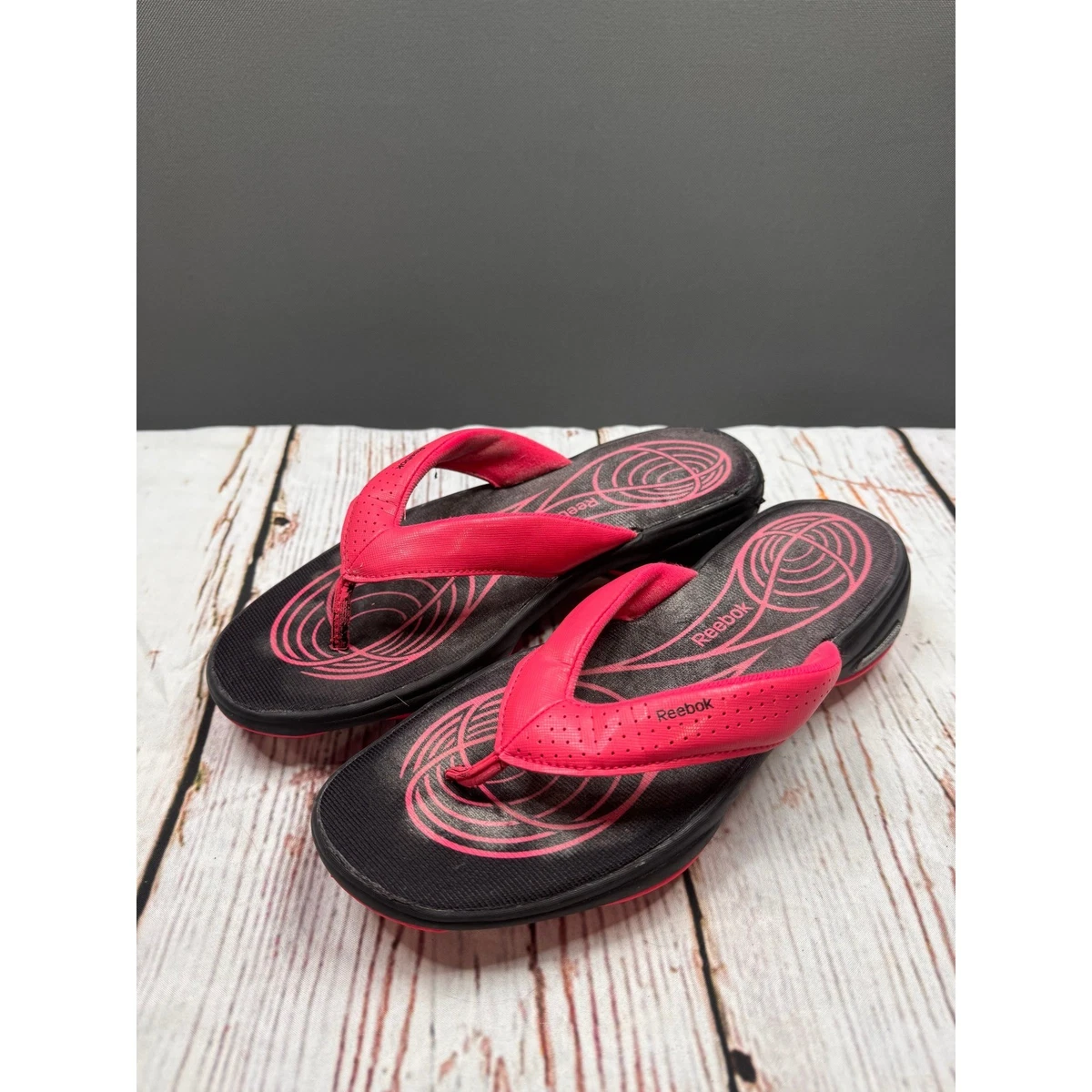 NWT Reebok Red and Black Slide Sandals (Sizes: 8,9,10) Amazon.com | Reebok unisex-adult REEBOK CLASSIC SLIDE Slide  main image 2
