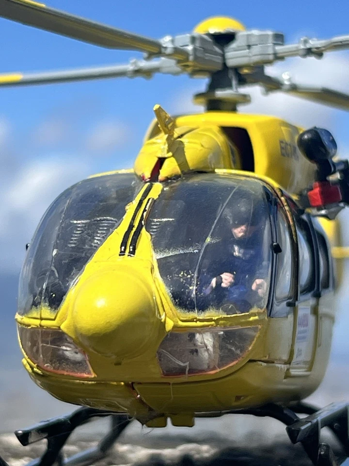 RARO H145 T2 I-BRXA con Piloti E Soccorritori 118 - Immagine 3 di 4