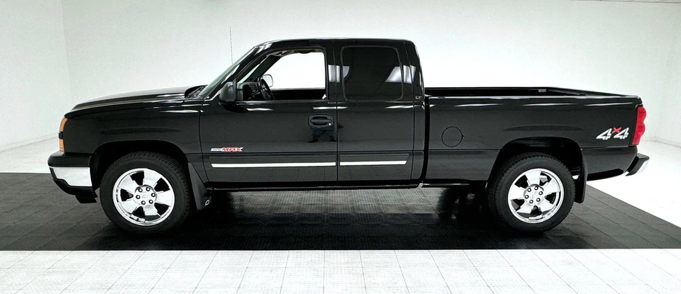 Пикап 2006 Chevrolet Silverado 1500 LT 1500 Max с удлиненной кабиной 4x4 - Изображение 2 из 4