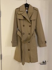 Burberry Short Islington Trench Size: Us8 Color: Honey New W/ Tags, Never-worn