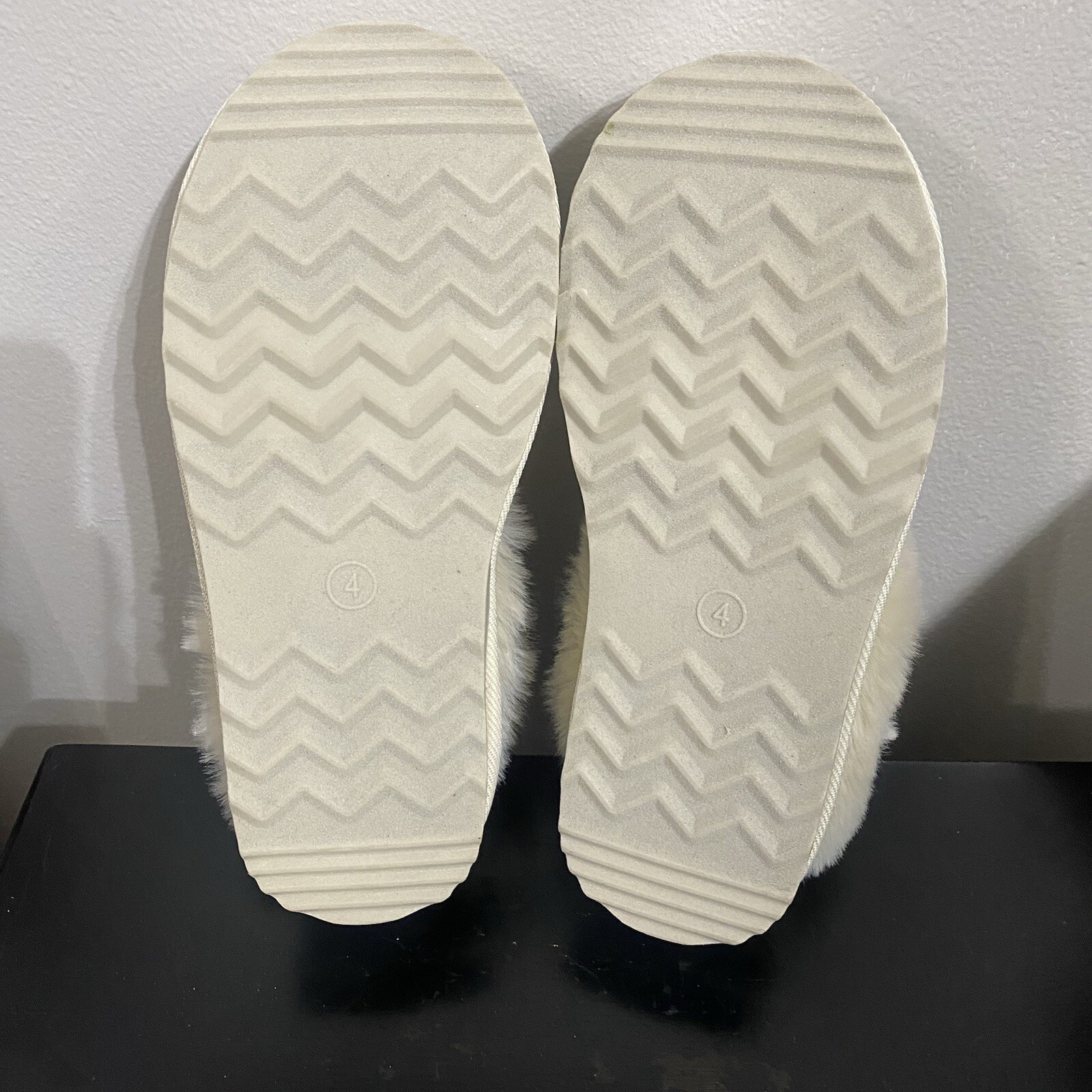 PANTOFOLA D’ORO Pantofole auto e jack slip on oro pelliccia sintetica borchie comode taglia 3 NUOVE