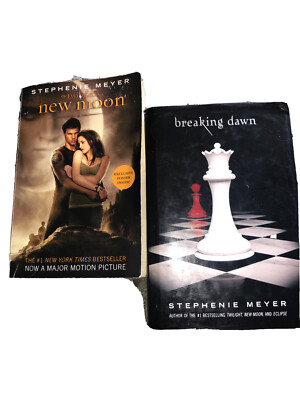 New Moon (Twilight) AND BREAKING DAWN (HARDCOVER) Books by Stephenie Meyer
